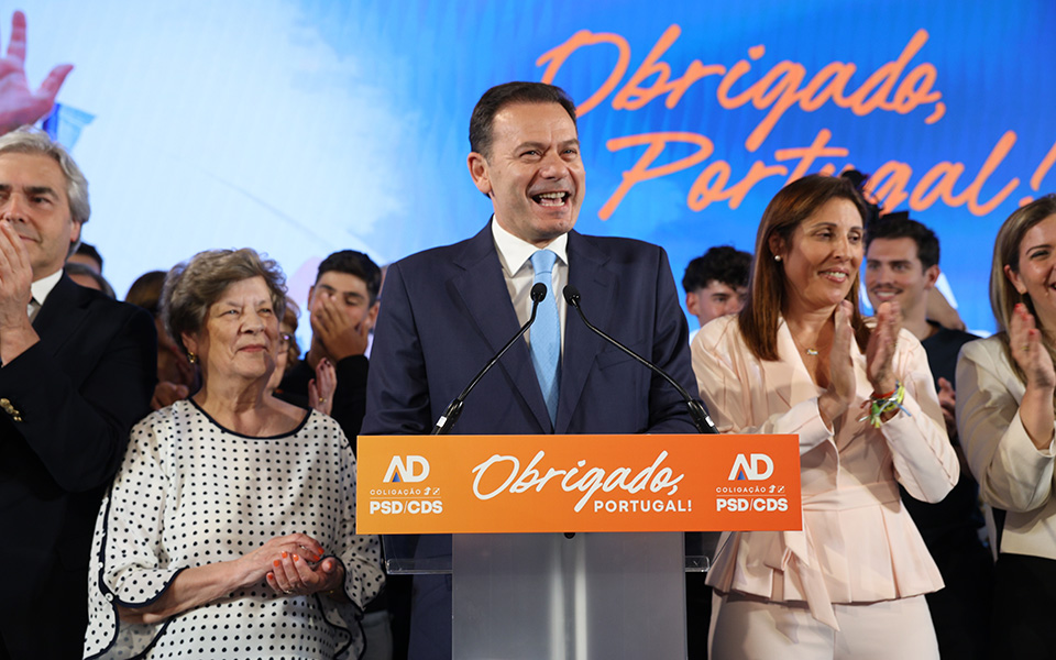 Vitória reforçada da AD em noite de pesadelo socialista