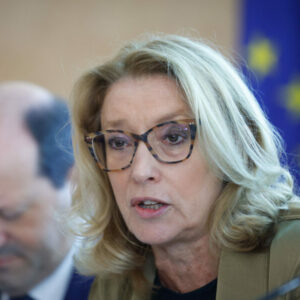 Governo repõe três dias de férias, mas mantém banco de horas individual