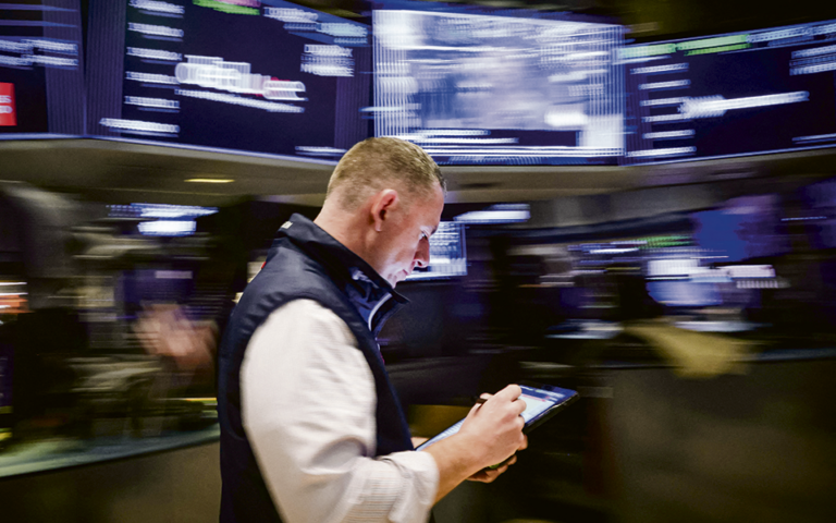 Taxas, conflito e petr&oacute;leo dominaram a semana nos mercados