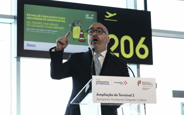 Decis&otilde;es judiciais sobre d&iacute;vida da Azul cabem ao Estado e n&atilde;o &agrave; TAP, garante ministro