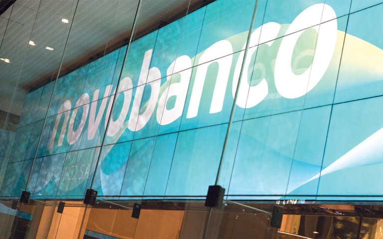 Lone Star deverá receber propostas do BPCE e do CaixaBank pelo Novobanco esta semana