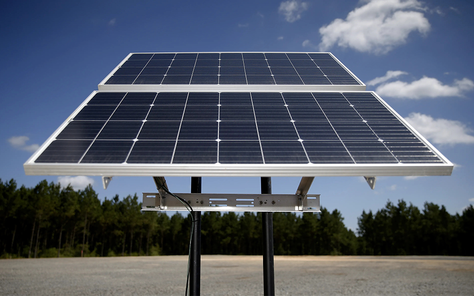 Governo acusado de favorecer vencedores dos leilões de energia solar