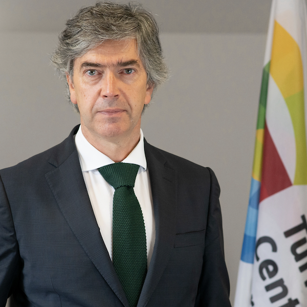 "É um mito urbano que haja excesso de turismo", diz secretário de Estado