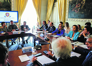 Governo avalia layoff a 100% e apoios a com&eacute;rcio local nas zonas afetadas