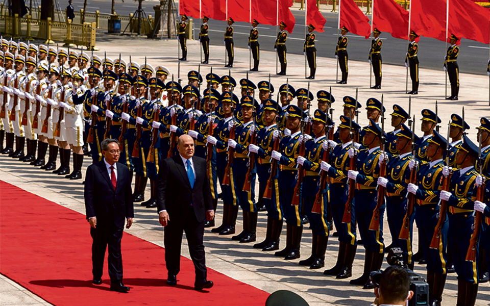 Visita do primeiro-ministro russo à China sela novo mundo bipolar