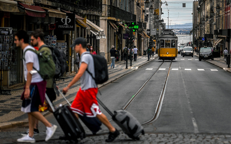 Turismo. Hotelaria projeta receitas de 30 mil milh&otilde;es em 2026