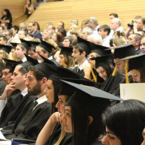 O que pensam os "Jotas" sobre as propinas? Protesto acompanha votação do OE2026 na generalidade