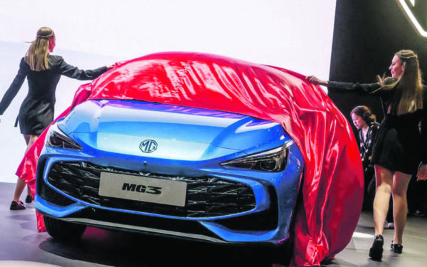 Vendas de carros el&eacute;tricos chineses disparam mais de 70%